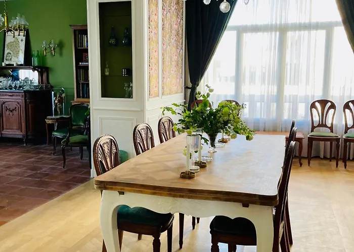 La Maison Au Toit ゲストハウス 4*