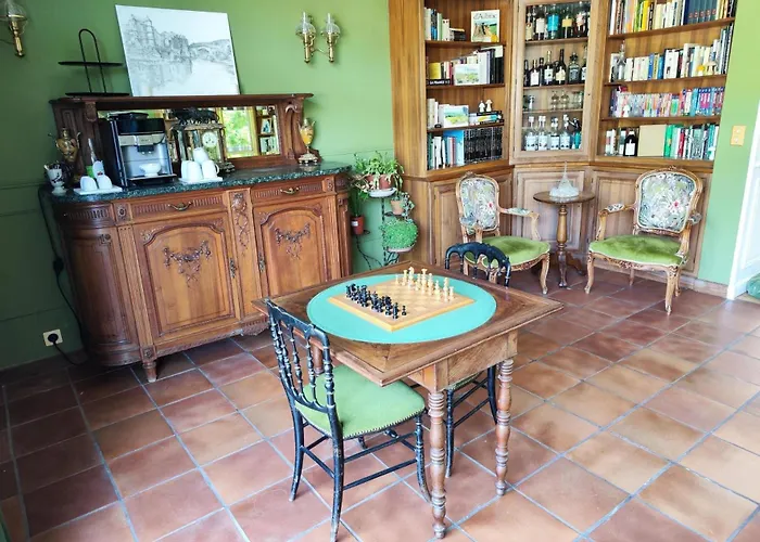 ゲストハウス La Maison Au Toit 4*