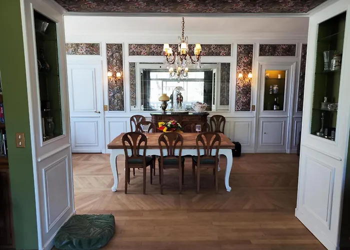 ゲストハウス La Maison Au Toit エスパリオン