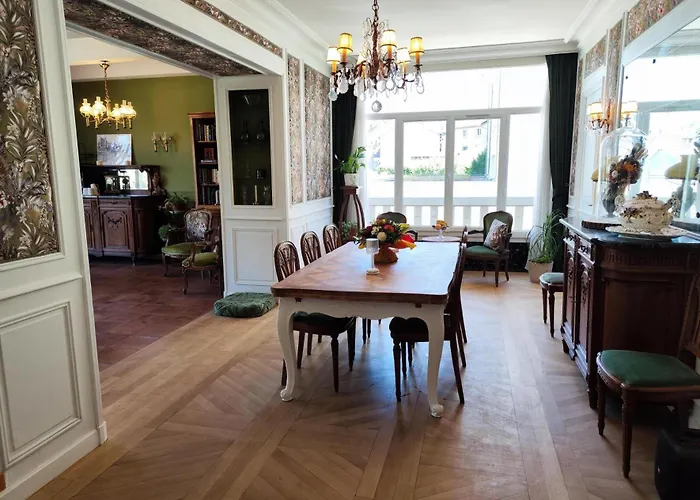 ゲストハウス La Maison Au Toit 4*