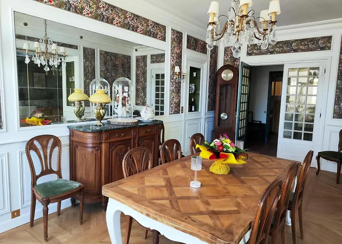 La Maison Au Toit ゲストハウス エスパリオン