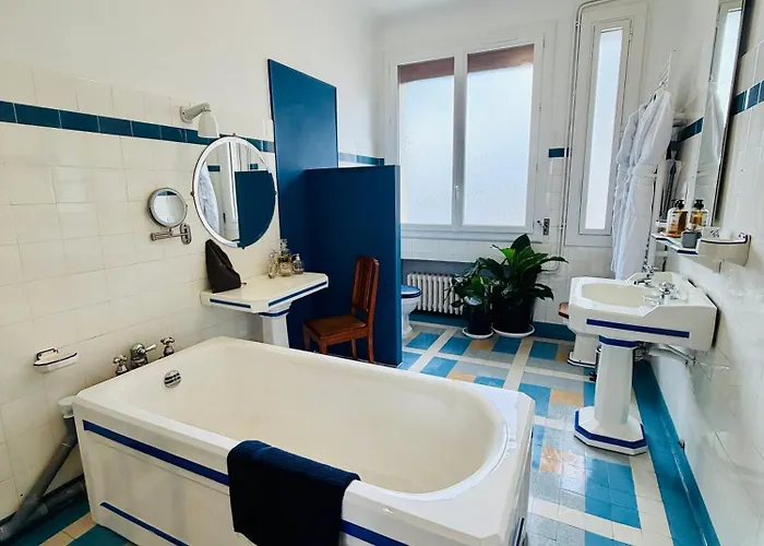 ゲストハウス La Maison Au Toit エスパリオン