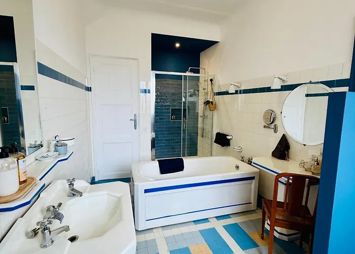 La Maison Au Toit ゲストハウス 4*