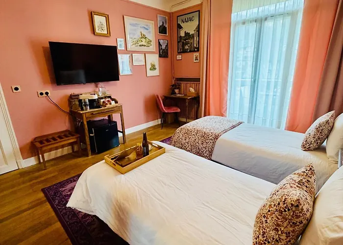 ゲストハウス La Maison Au Toit 4*