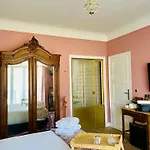 La Maison Au Toit 4*