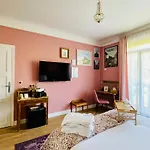 La Maison Au Toit