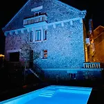 La Maison Au Toit Penzion 4*