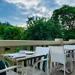 La Maison Au Toit Guest house 4*