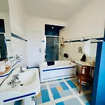 La Maison Au Toit Penzion 4*