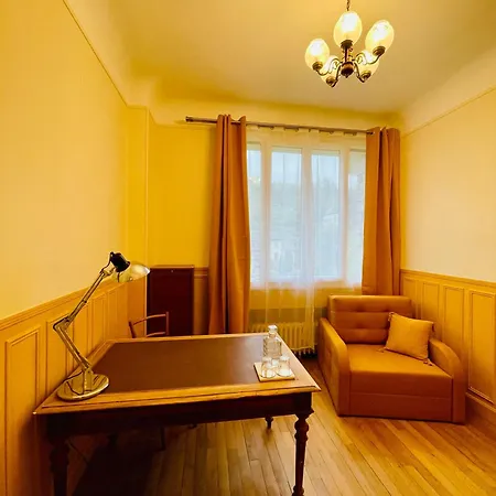 La Maison Au Toit 4* Espalion