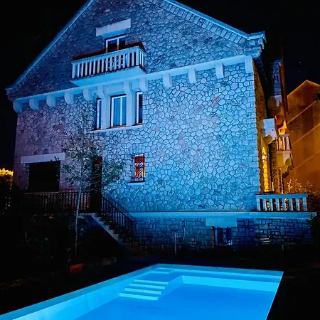 La Maison Au Toit Gæstehus 4*