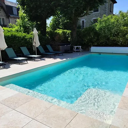 La Maison Au Toit 4* Espalion