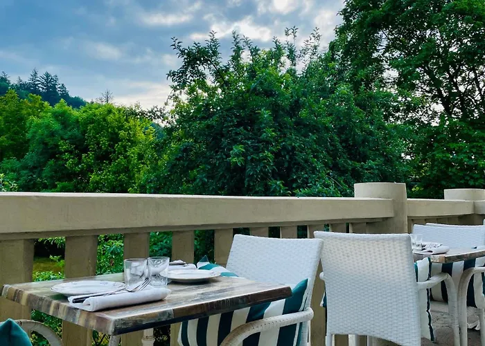 La Maison Au Toit 게스트하우스 4*