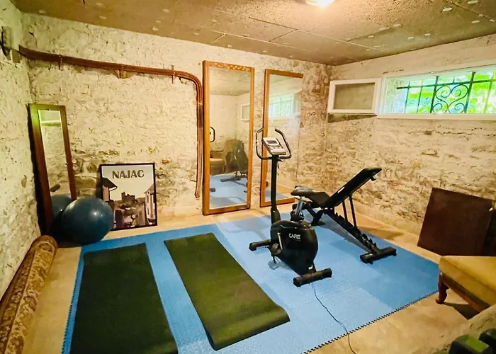 La Maison Au Toit 4* 에스팔리옹