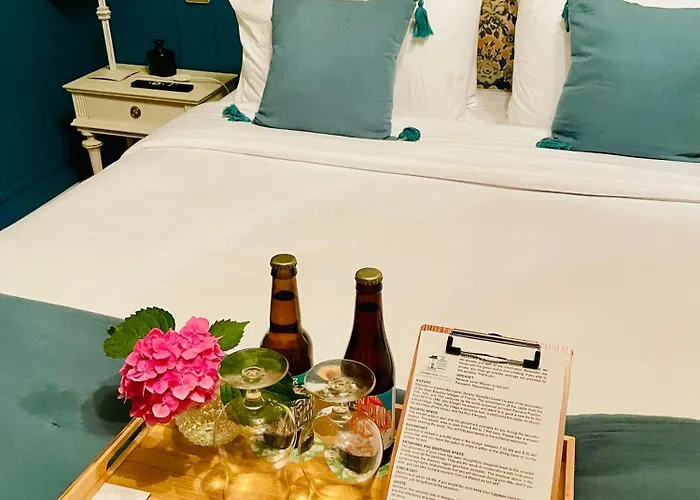 La Maison Au Toit 게스트하우스 4*